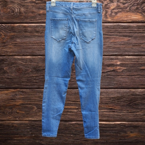 Studded High Rise Skinny jeans size 6 - Picture 2 of 3